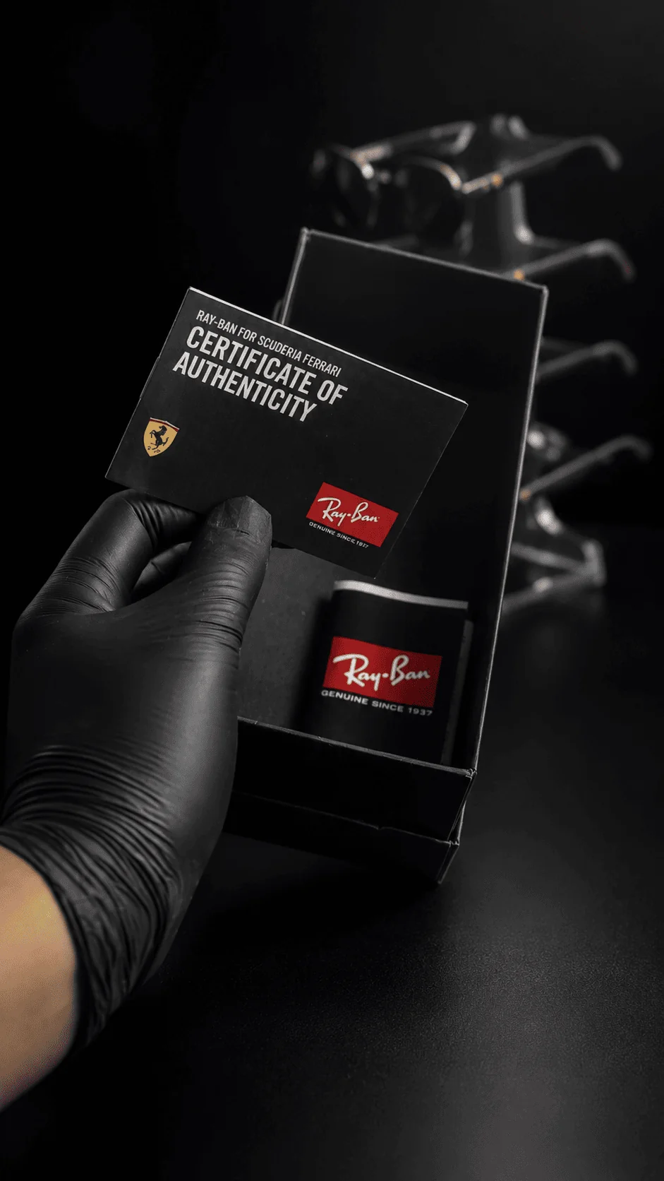 Kit Premium Ray-Ban × Scuderia Ferrari